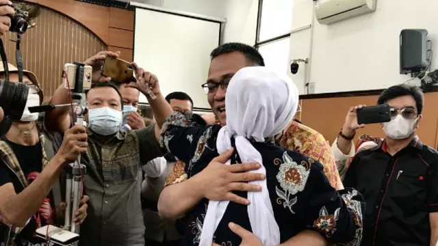 Jumhur Hidayat Divonis 10 Bulan Penjara, Tapi Tak Ditahan - GenPI.co