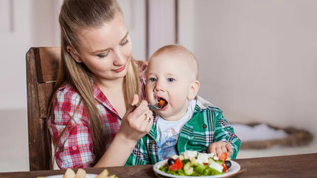 7 Makanan Paling Baik untuk Membantu Perkembangan Otak Anak - GenPI.co