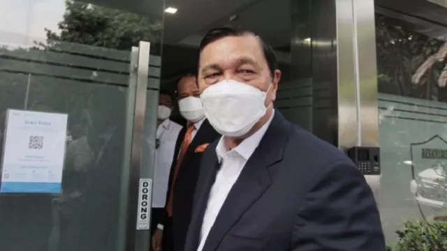 Luhut & Erick Thohir Diduga Terlibat Mafia PCR, JoMan Naik Pitam - GenPI.co