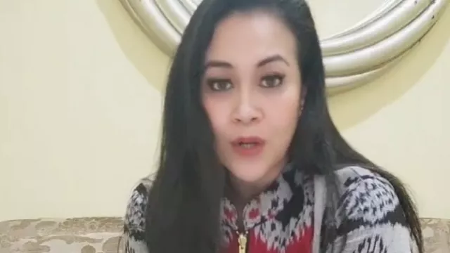 Zoya Amirin Kuak Gaya yang Bikin Wanita Keringatan Keenakan - GenPI.co