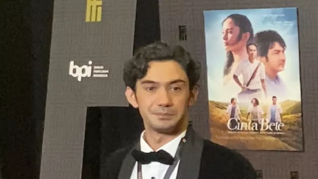 Reza Rahadian Tak Kesulitan Pakai Bahasa Baku di Film Terbarunya - GenPI.co