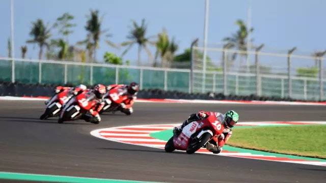 Drama Toprak vs Rea di WSBK Mandalika, Panas dan Tegang Pol - GenPI.co