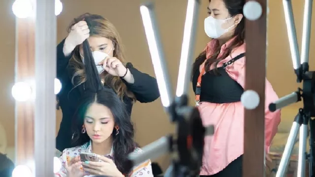 Ladies! Ini 4 Manfaat Gabung di Givency Makeup Academy Genevieve - GenPI.co Ladies! Ini 4 Manfaat Gabung di Givency Makeup Academy Genevieve - GenPI.co