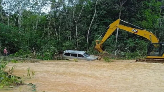 Kabar Duka, PNS dan Istri Terseret Banjir di Kalteng - GenPI.co