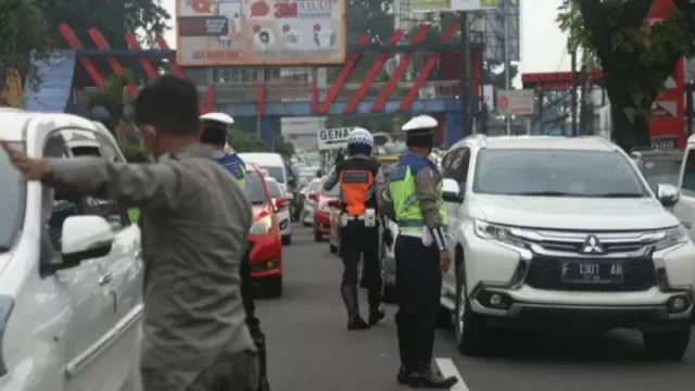 Pemerintah Memperpanjang PPKM di Luar Jawa-Bali Sampai 9 Mei 2022 - GenPI.co