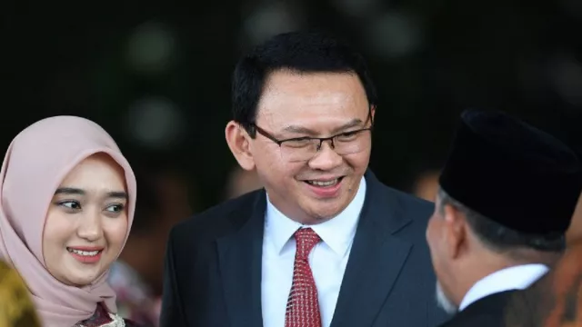 Harga BBM Naik, Nama Ahok Disorot - GenPI.co