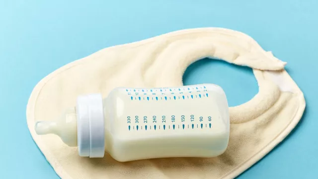 Begini Cara Tepat Memilih Botol Susu Bayi, Bunda Simak Ya - GenPI.co