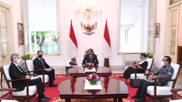 Poin Pertemuan Jokowi dengan Menlu AS, Genjot Investasi & Ekonomi - GenPI.co