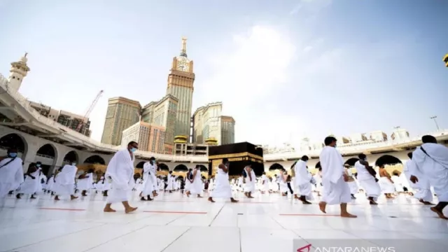 Kabar Terbaru Umrah Usai Kasus Varian Omicron Terdeteksi - GenPI.co