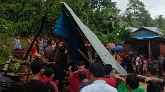 Usai Banjir, Bencana Kembali Menimpa Kota Gunungsitoli di Sumut - GenPI.co