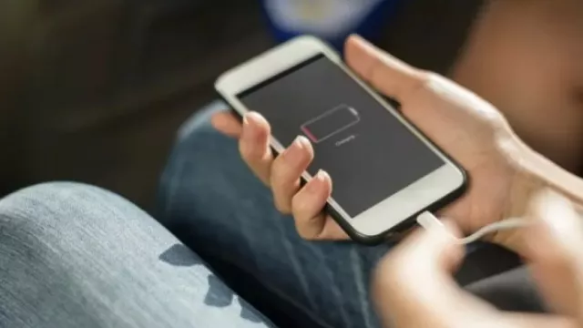 Rahasia Terbongkar, Cara Ini Bisa Hemat Baterai HP Saat Tethering - GenPI.co Rahasia Terbongkar, Cara Ini Bisa Hemat Baterai HP Saat Tethering - GenPI.co