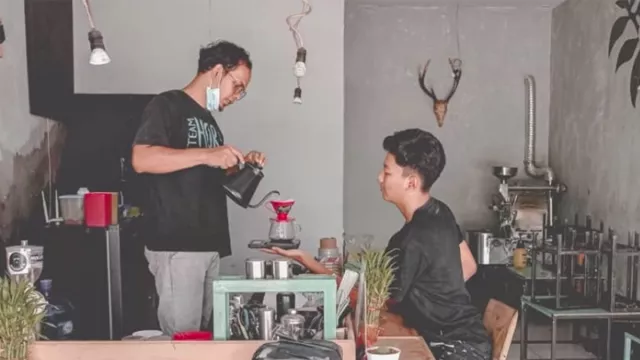 Recovery Kopi, Kafe Murah Sekaligus Tempat Belajar Bikin Kopi - GenPI.co