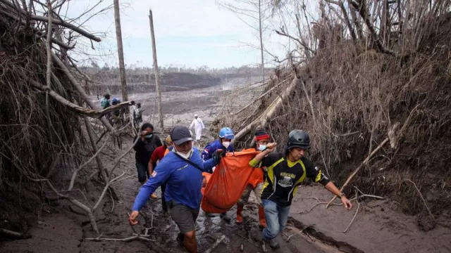 BNPB: 8,26 Juta Orang Menderita dan Mengungsi Akibat Bencana Alam - GenPI.co