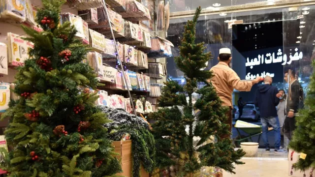 Natal di Arab Saudi, Dekorasi Warna-warni di Toko dan Kafe - GenPI.co