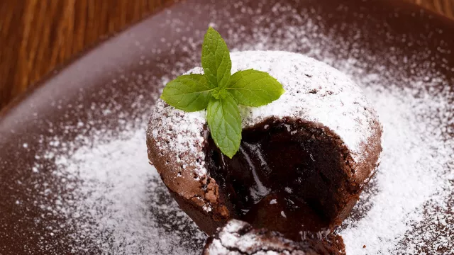 Resep Lava Cake Lumer Tanpa Pakai Oven, Ternyata Mudah Banget! - GenPI.co