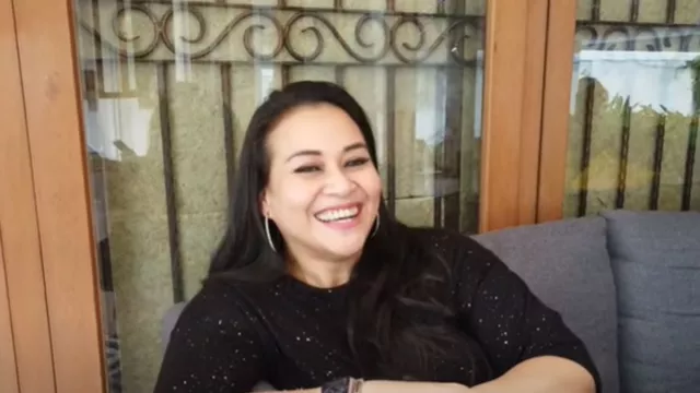 Zoya Amirin Ungkap Cara Agar Suami Bergetar Saat Bermain Cinta - GenPI.co