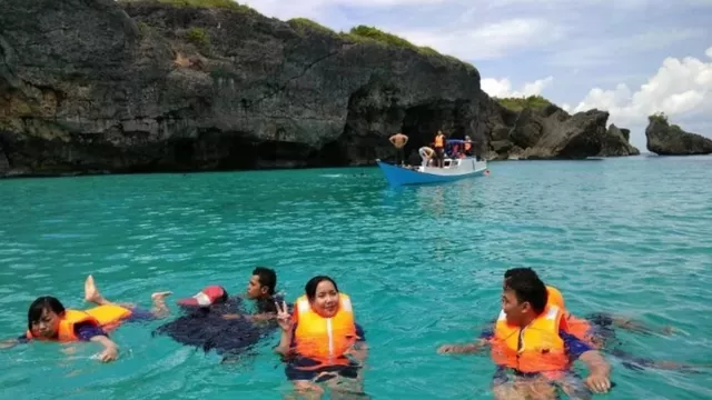 Ini Dia 10 Wisata Bahari di Sulawesi Selatan, Jangan Melongo Yah! - GenPI.co