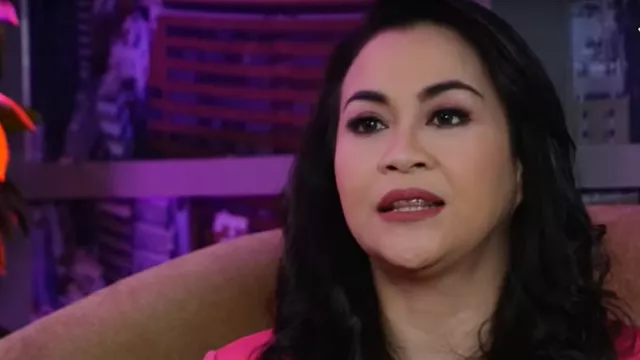 Zoya Amirin Ungkap Gaya Bermain Cinta Paling Nikmat, Wanita Puas - GenPI.co