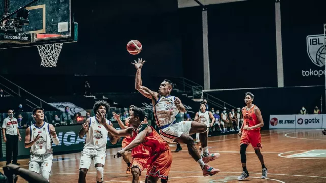 Pertandingan Sempat Ditunda, Seri 2 IBL 2022 Tetap Dilanjutkan - GenPI.co