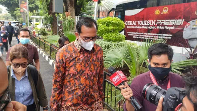 Polda Metro Jaya Jemput Paksa Haris Azhar dan Fatia Maulidiyanti? - GenPI.co