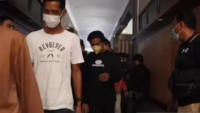Polres Karimun Tangkap 8 Pelaku Penyelundupan PMI ke Malaysia - GenPI.co