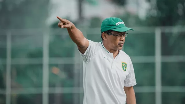 Jelang Persebaya vs Borneo FC, Aji Santoso Siapkan Senjata Khusus - GenPI.co