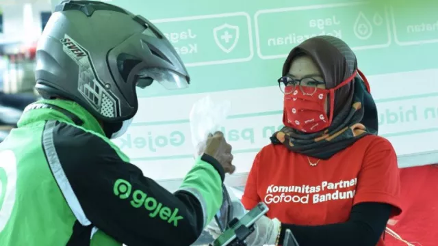 Konsumen Gofood Kena Tarif Jasa Aplikasi, Gojek: Tak Ada Paksaan - GenPI.co