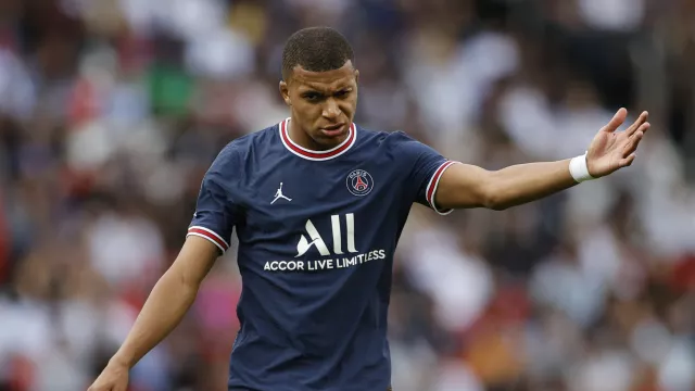 Kylian Mbappe Bikin Lionel Messi Benci PSG, Klub Beckham Menanti - GenPI.co