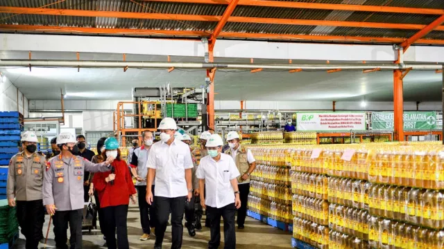 Kapolri Listyo Sigit Tegaskan Siap Cek Tiap Pabrik Minyak Goreng - GenPI.co