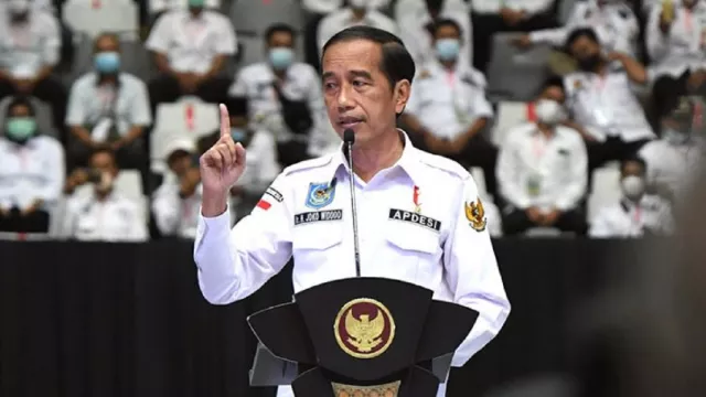 Menteri Jokowi Bermanuver, Siap-siap Bola Panas Isu 3 Periode - GenPI.co