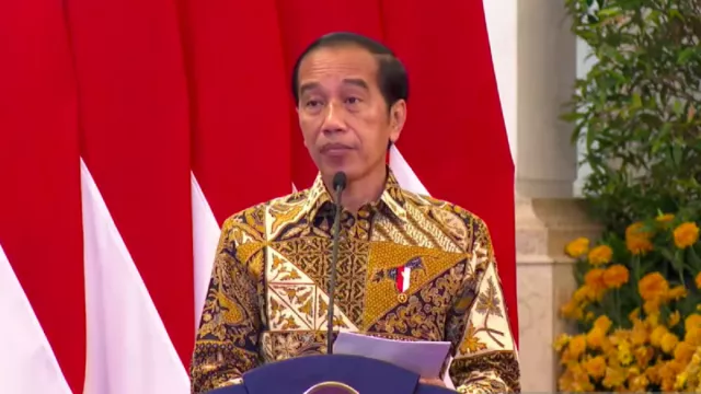 Jokowi Bicara dengan Vladimir Putin lewat Telepon, Bahas Apa Ya? - GenPI.co