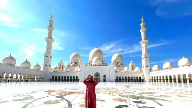 8 Tahun Ramadan di Abu Dhabi, Fazarna Kangen Bukber di Indonesia - GenPI.co