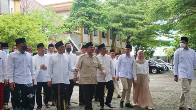 Prabowo Dekati Ulama, Novel PA 212: Jangan Lupa Jasa Habib Rizieq - GenPI.co