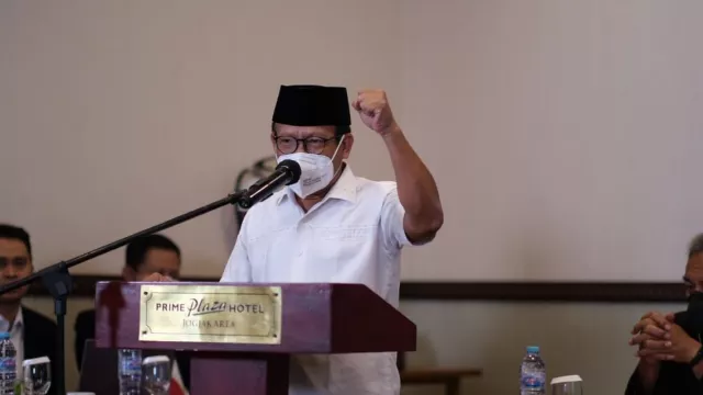 Sekjen DPR Arogan, Larang Ketua IPW Masuk ke Gedung Wakil Rakyat - GenPI.co