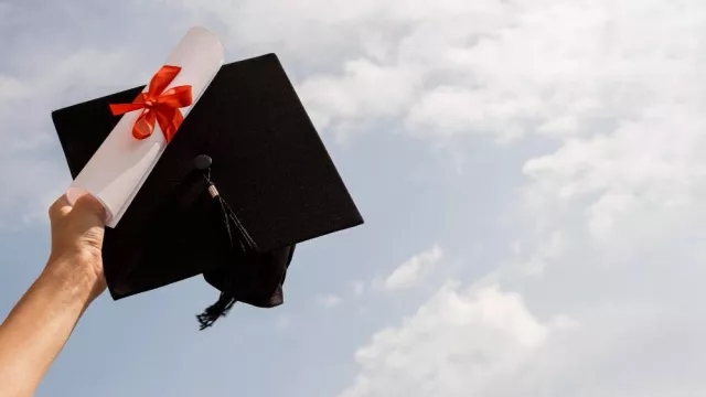 Tips Sukses Cepat Dapat Kerja Buat Fresh Graduate - GenPI.co