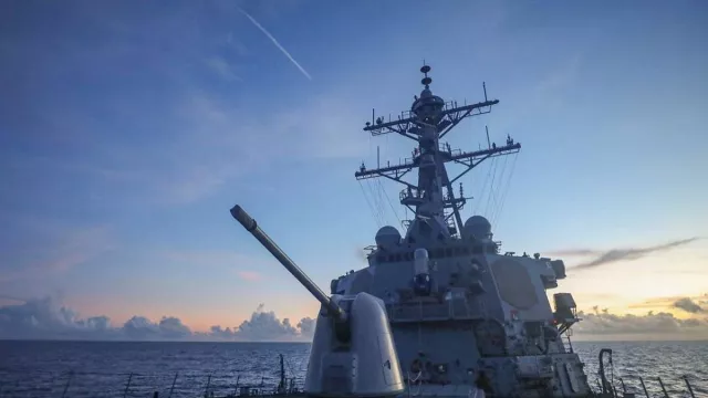 Pasukan AS dan Filipina Tenggelamkan Kapal Saat Latihan Perang di Laut Cina Selatan - GenPI.co