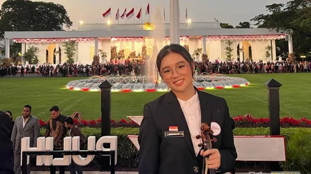 Jago Biola, Nadia Mahasiswa Baru Unpad Memukau di Istana Negara - GenPI.co