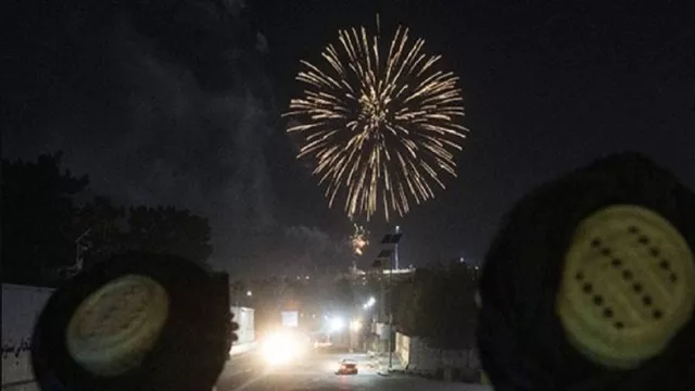 Langit Kabul Dihiasi Kembang Api, Taliban Berpesta Gembira - GenPI.co