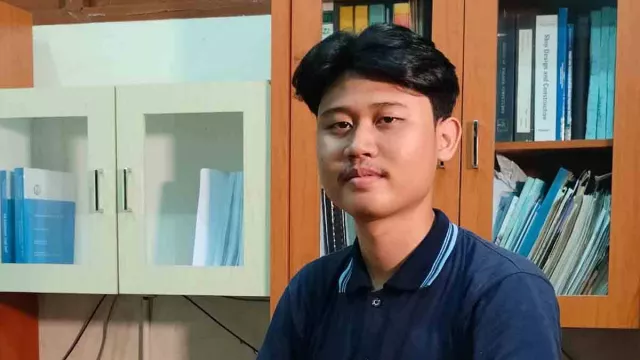Naufal Wisudawan Termuda ITS Surabaya, Usia Masih 19 Tahun - GenPI.co
