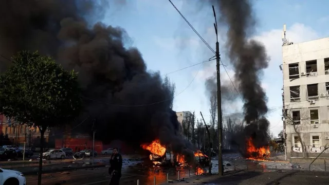 Pasukan Rusia Lakukan Serangan Keras di Ukraina Timur dan Tenggara - GenPI.co