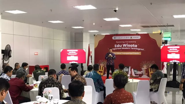 LRT Jakarta Ajak Pelajar Mengenal Transportasi Modern Terintegrasi - GenPI.co