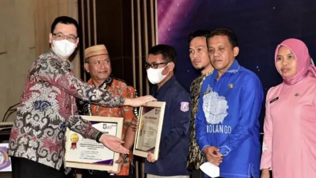 MenPAN-RB Azwar Anas Mendadak Beri Penghargaan ASN di Gorontalo, Kok Bisa? - GenPI.co