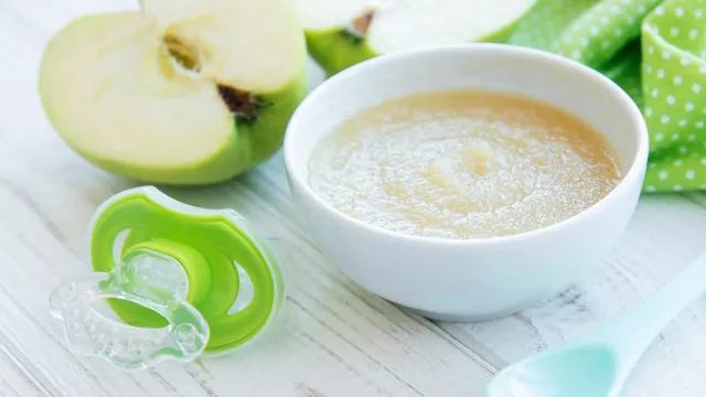 Tips Mengolah Apel sebagai Menu MPASI, Si Kecil Makannya Lahap - GenPI.co
