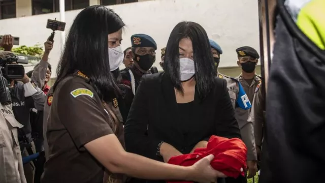 Putri Candrawathi Ngaku Tak Lihat Jenazah Brigadir J Seusai Penembakan - GenPI.co