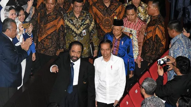 Pengamat Beber Perang Dingin Jokowi dan Surya Paloh - GenPI.co