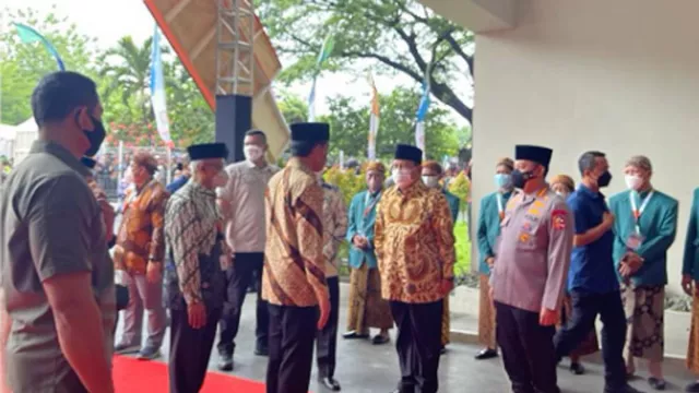 Prabowo Tak Injak Karpet Merah di Depan Jokowi, Didoakan Jadi Presiden - GenPI.co