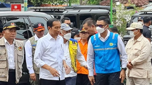 Presiden Jokowi Pastikan Logistik Hingga Pasokan Listrik PLN Aman di Cianjur