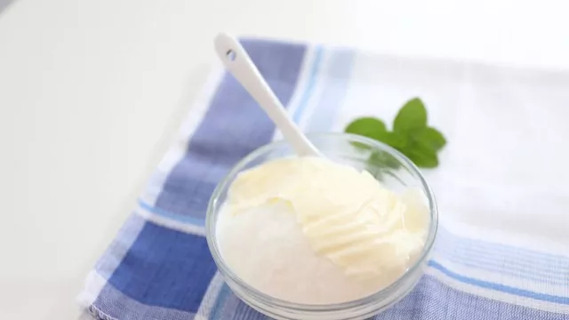 Sederhana Banget, Ini Cara Memilih Yoghurt yang Segar