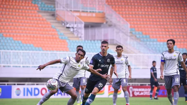 Persikabo 1973 Uji Coba dengan Persib Bandung, Djadjang Nurdjaman Bersyukur - GenPI.co