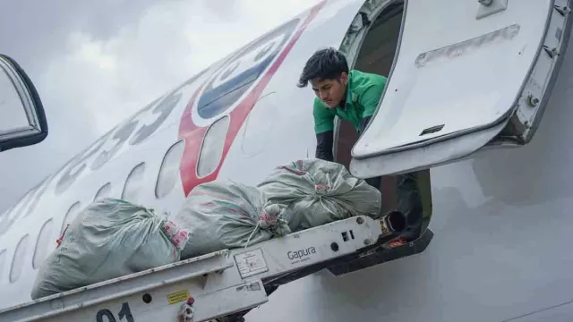 Pengiriman Paket ke Luar Jawa Naik, Ninja Xpress Gunakan Pasawat Khusus Kargo - GenPI.co Pengiriman Paket ke Luar Jawa Naik, Ninja Xpress Gunakan Pasawat Khusus Kargo - GenPI.co